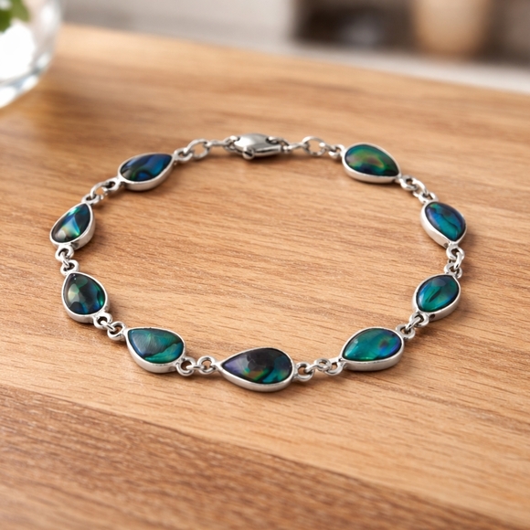 Silver link bracelet with teardrop-shaped abalone. - Picture 3 of 3